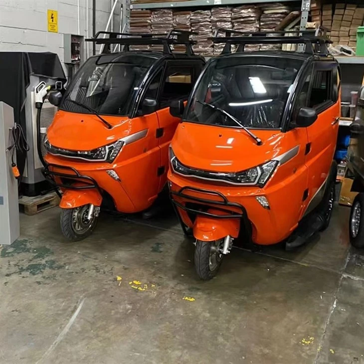Hot Selling 3-Wheeler Tricycle Electric Motorcycle With Closed Cabin Hot Selling 3-Wheeler Tricycle Electric Motorcycle With Closed Cabin