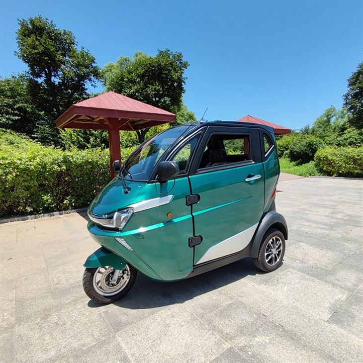 Hot Selling 3-Wheeler Tricycle Electric Motorcycle With Closed Cabin Hot Selling 3-Wheeler Tricycle Electric Motorcycle With Closed Cabin